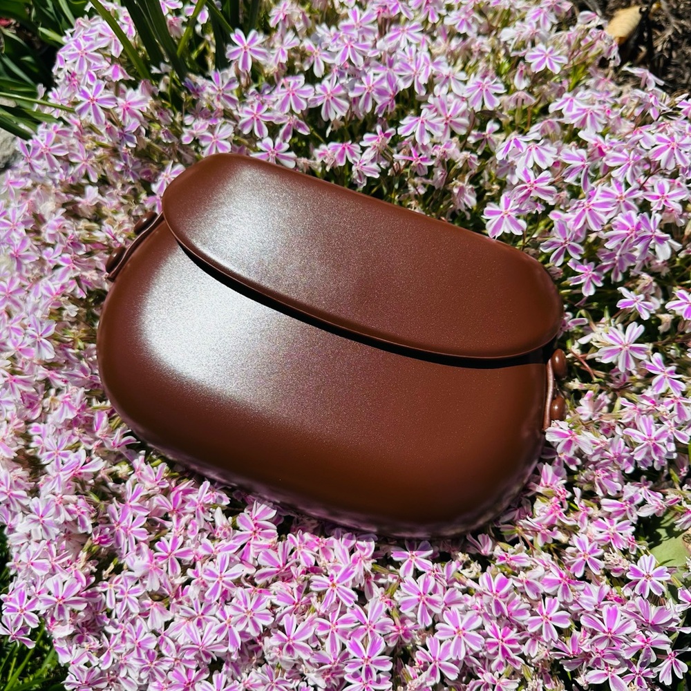Stylish Leather Crossbody Bags in Black, White, and Brown